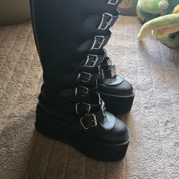 Demonia " Damned knee high platform steel plate boots - Picture 3 of 4